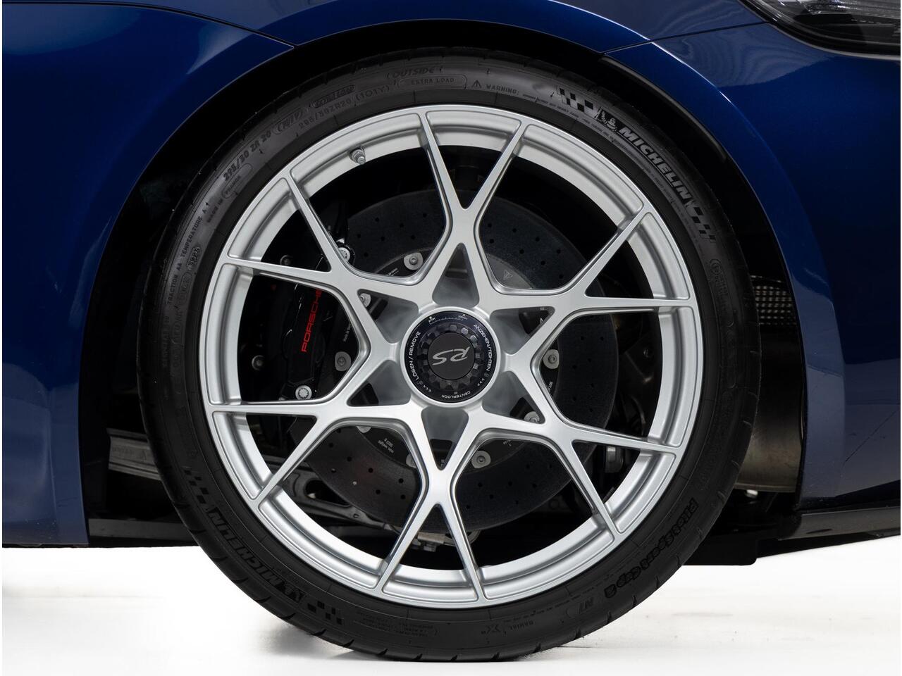 Porsche 718 Spyder RS