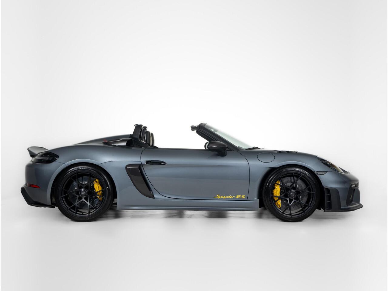 Porsche 718 Spyder RS
