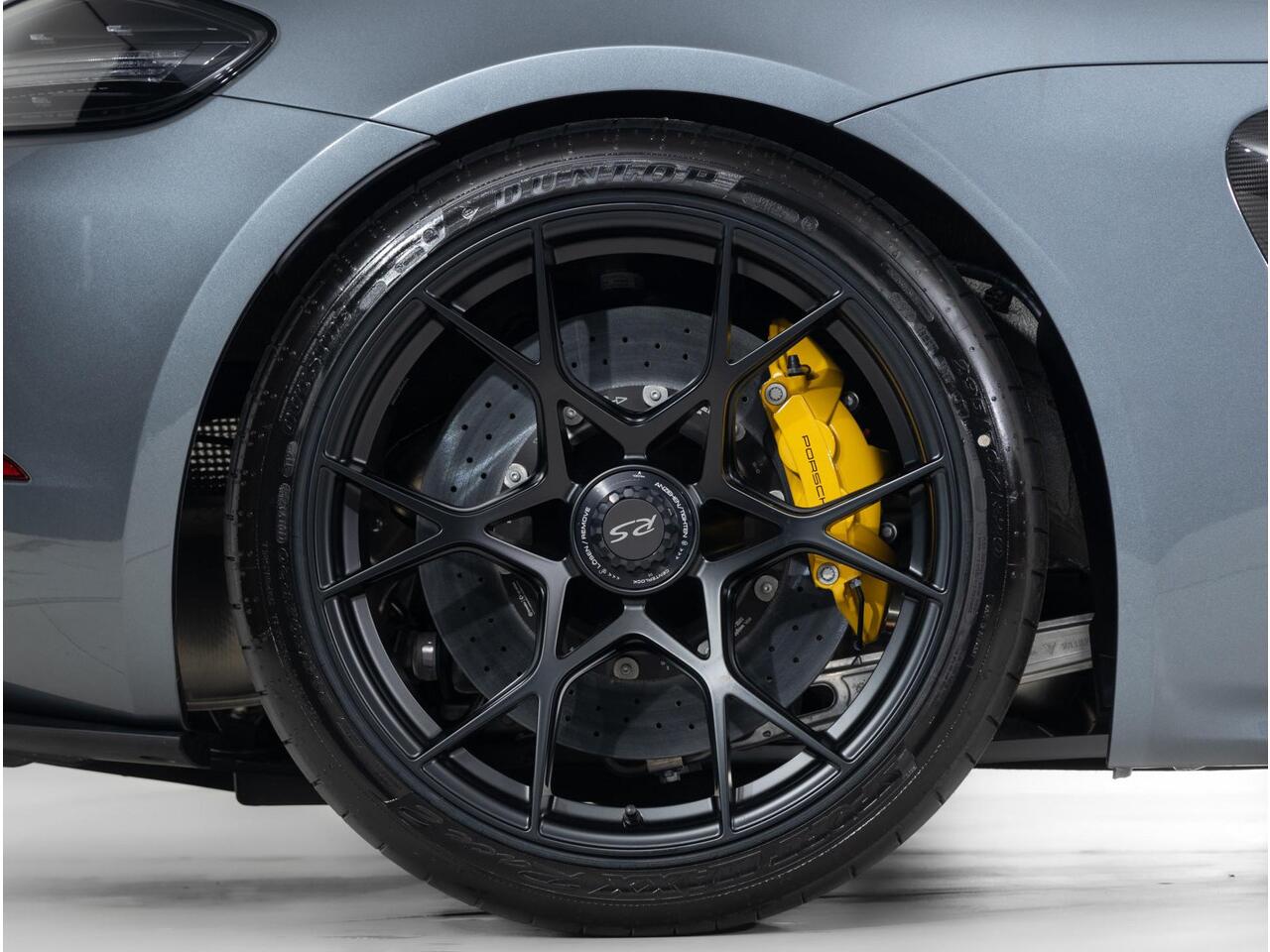 Porsche 718 Spyder RS