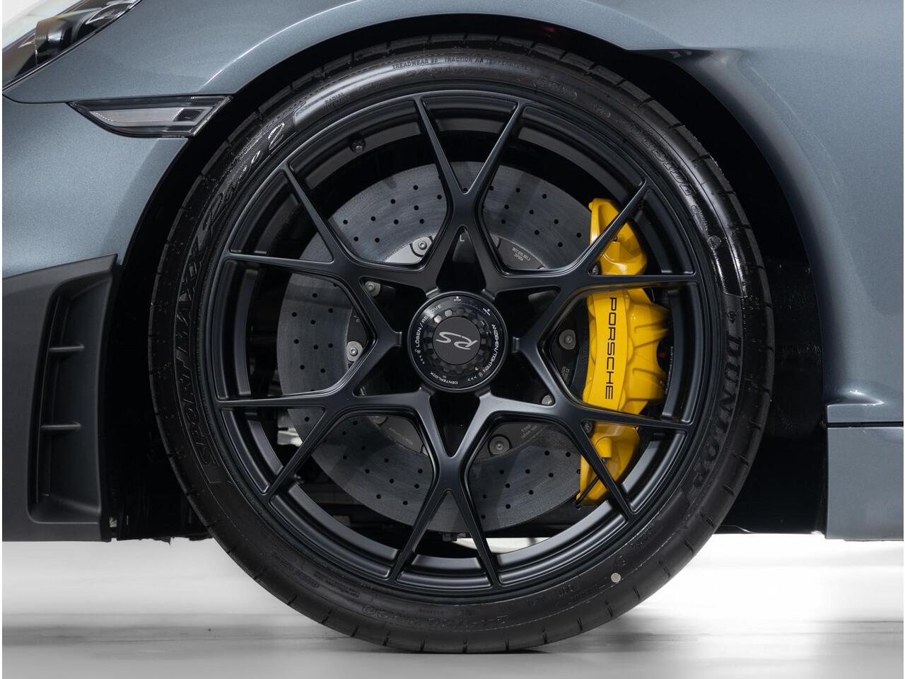 Porsche 718 Spyder RS