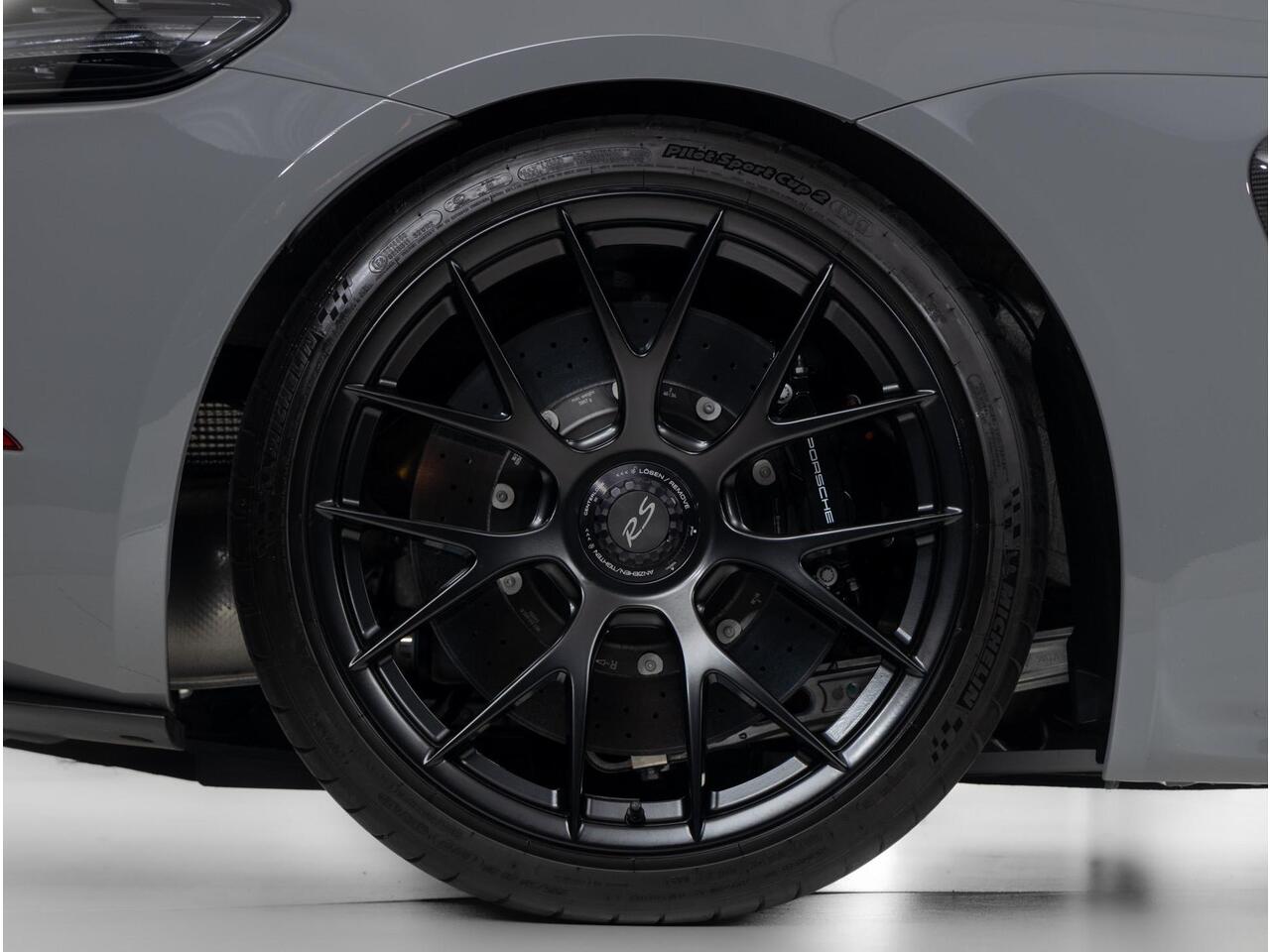 Porsche 718 Spyder RS