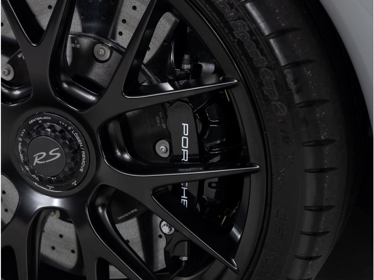 Porsche 718 Spyder RS