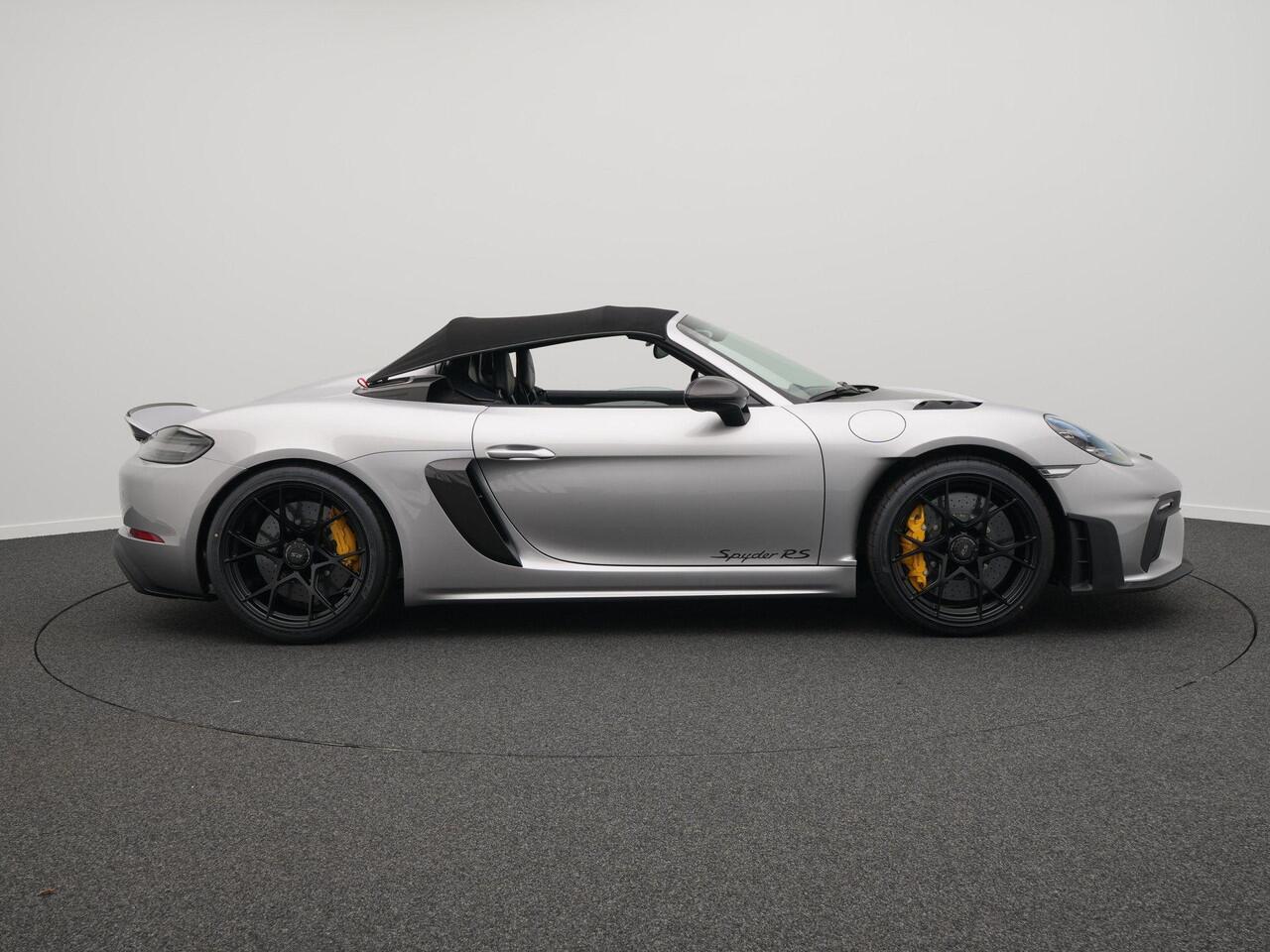 Porsche 718 Spyder RS
