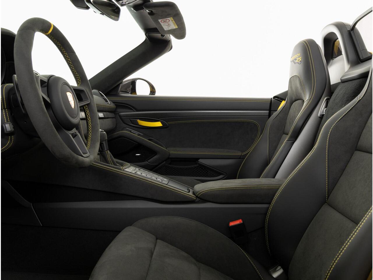 Porsche 718 Spyder RS