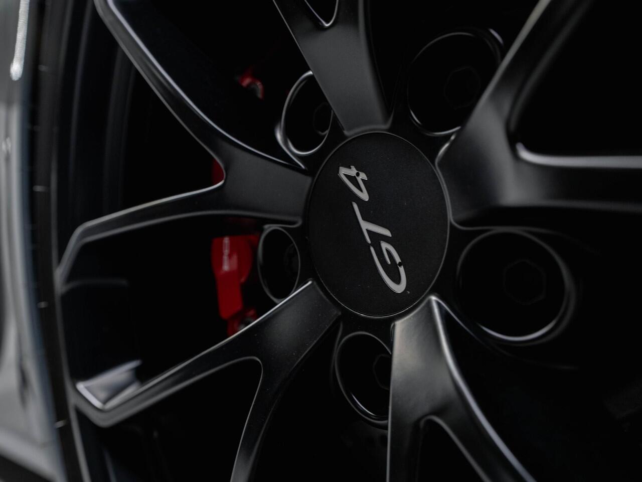 Porsche 718 GT4 Cayman