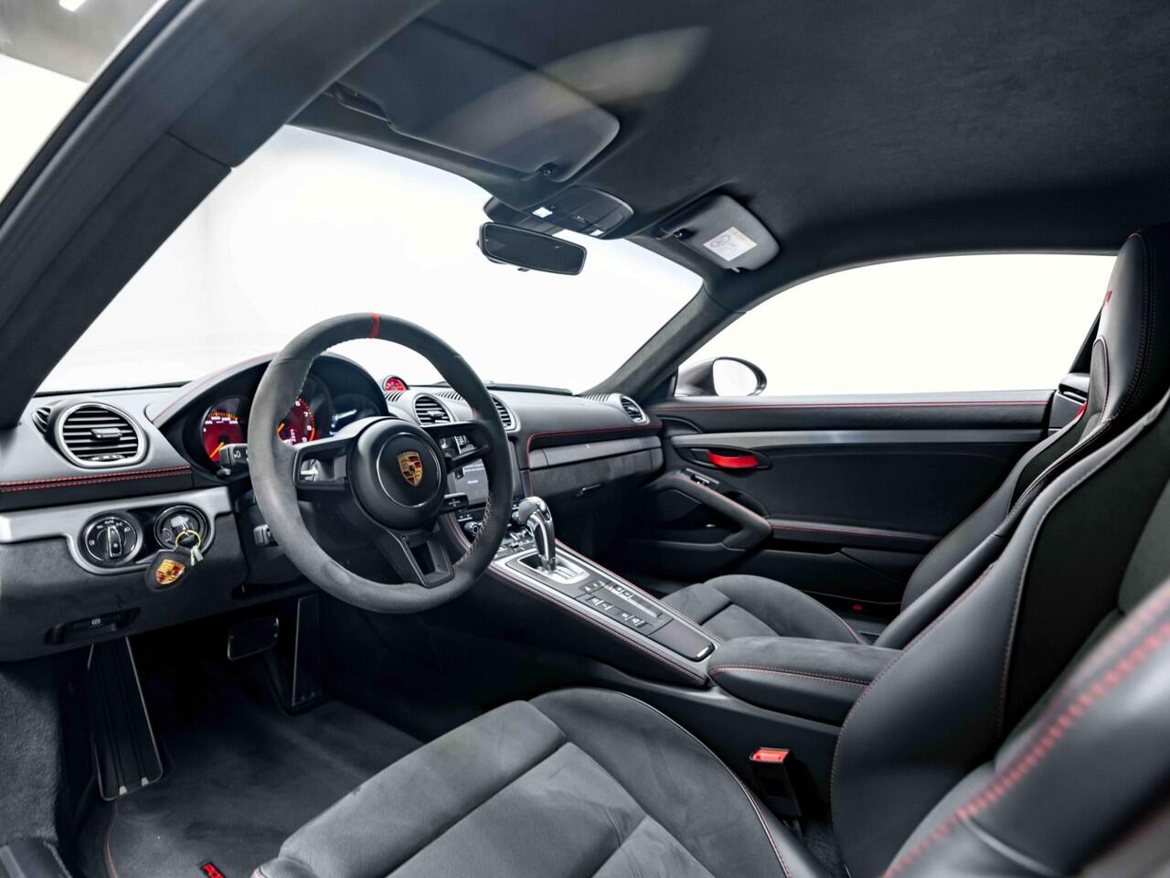 Porsche 718 GT4 Cayman