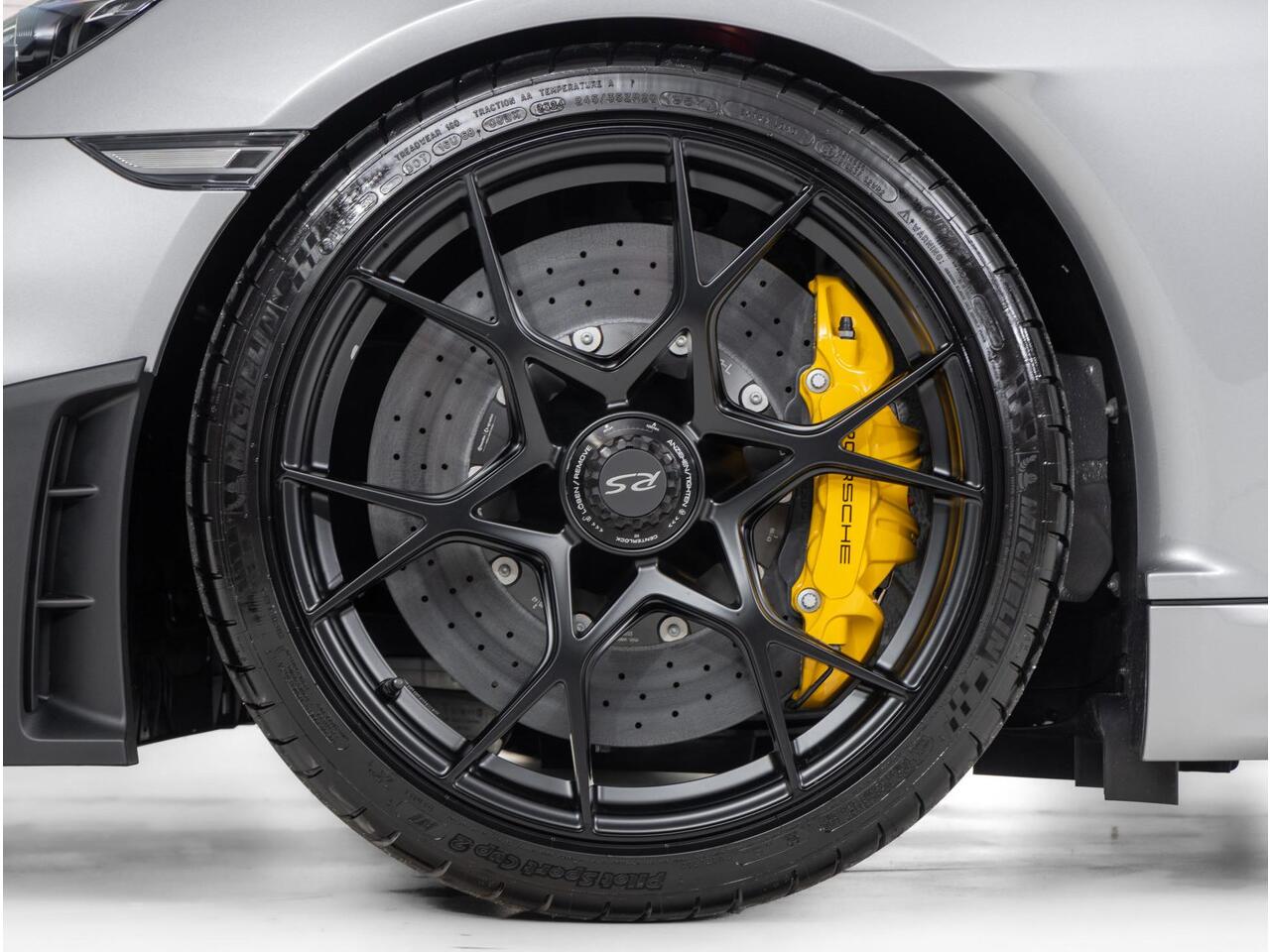 Porsche 718 GT4 Cayman RS