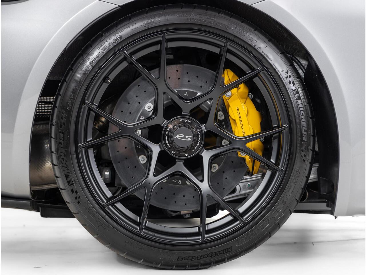 Porsche 718 GT4 Cayman RS