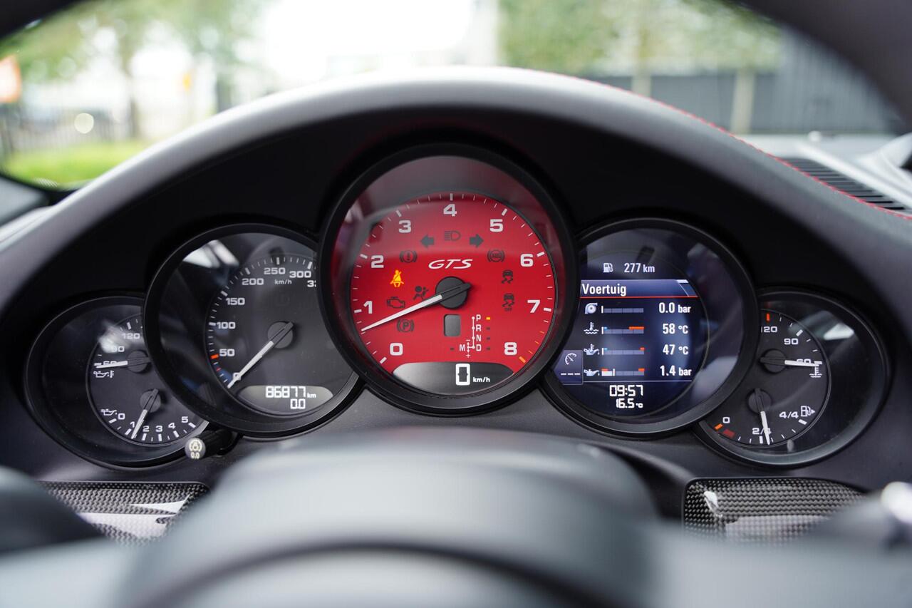 Porsche 911 991 Cabriolet 3.0 Carrera GTS Nato Green Burmester Lifting