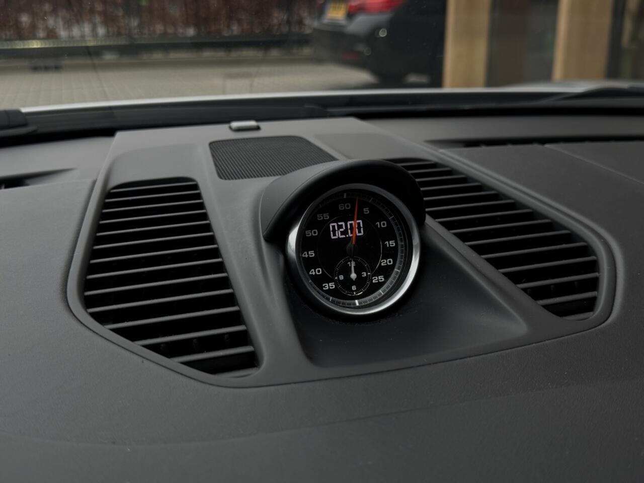 Porsche 911 3.0 Carrera 4 GTS | NL-auto | Sport-Chrono | Bose | Schuif/kante