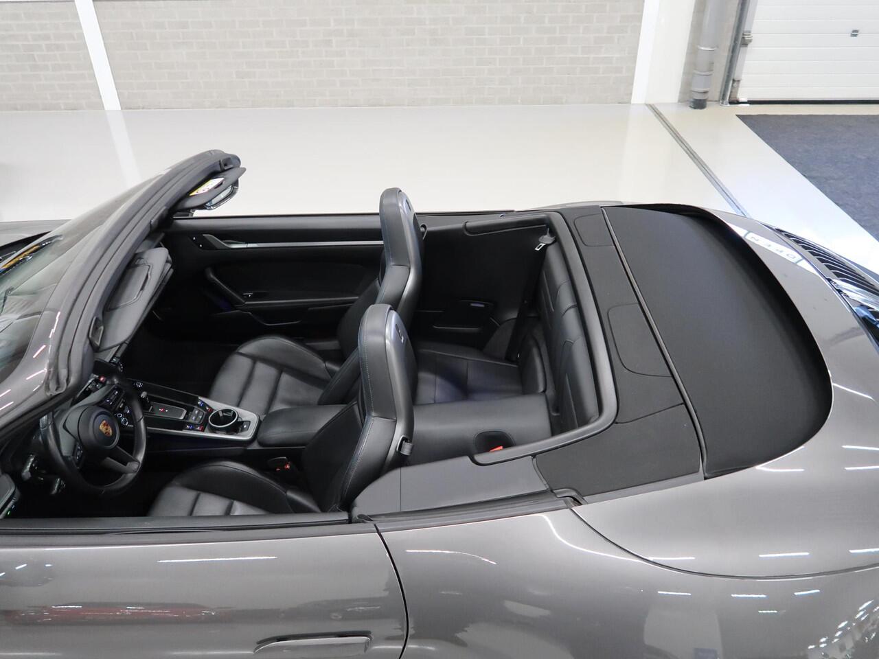 Porsche 911 Cabrio 3.0 Carrera 992 Bose 360 Camera Sportuitlaat PASM Sport-Chrono 21 inch Approved garantie 10/2026 Cabriolet 4 Nieuwe banden Groot onderhoud gehad PPF folie NIEUWSTAAT Flippers Stoelverkoeling LED PDLS