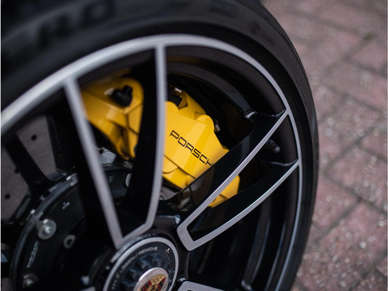 Porsche 911 Cabrio 3.8 Turbo S | Lift | Keramisch | PDCC | Matrix | 360° Camera