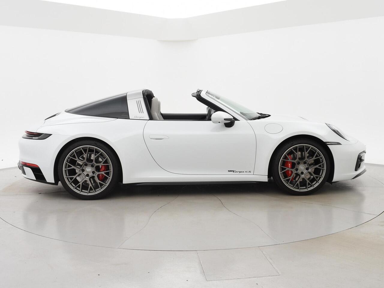 Porsche 911 TARGA 4S 3.0 992 ORIG. NL *17.979 KM* + SPORTUITLAAT / SFEERVERLICHTING / 360 CAMERA