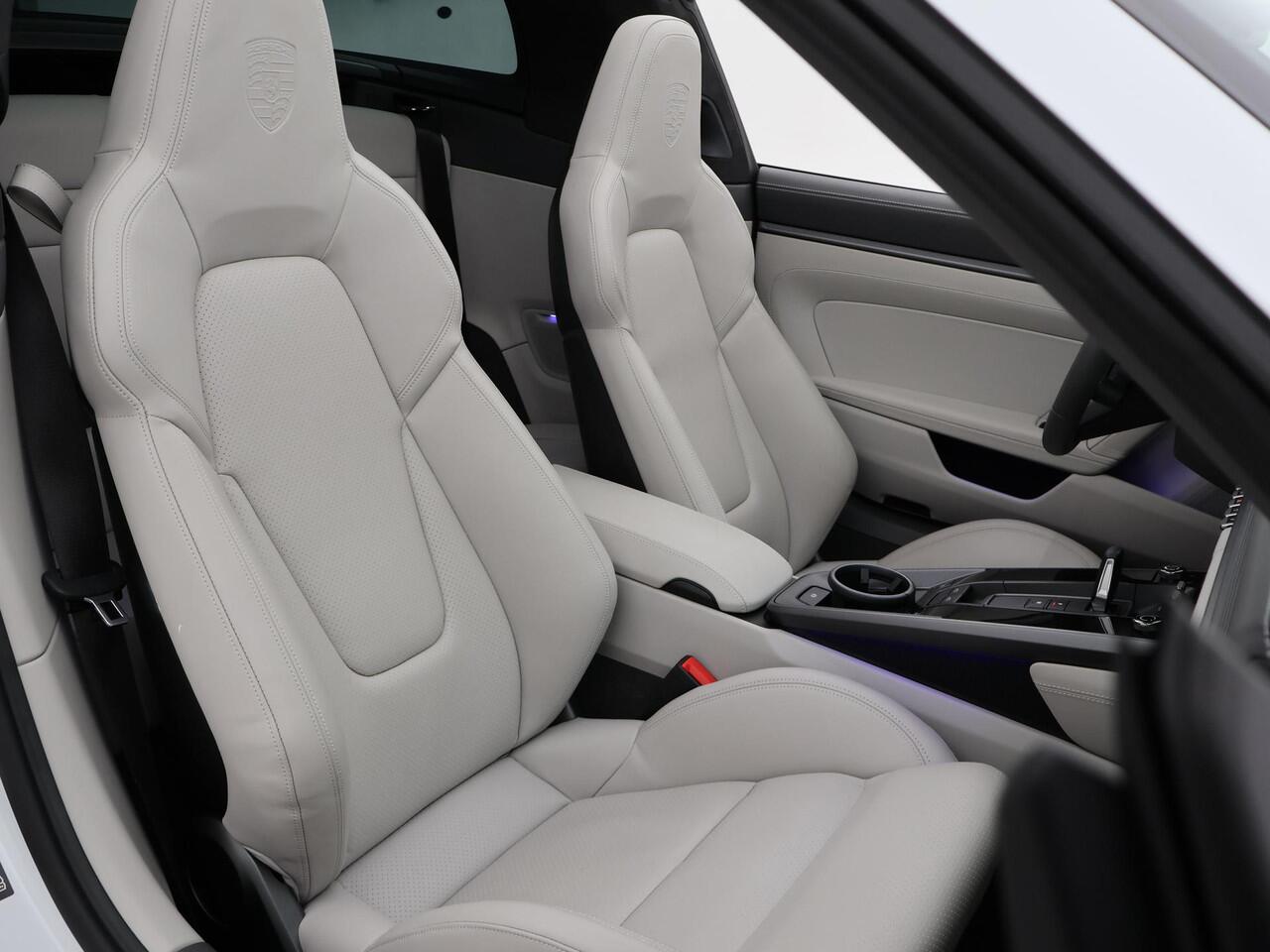 Porsche 911 TARGA 4S 3.0 992 ORIG. NL *17.979 KM* + SPORTUITLAAT / SFEERVERLICHTING / 360 CAMERA