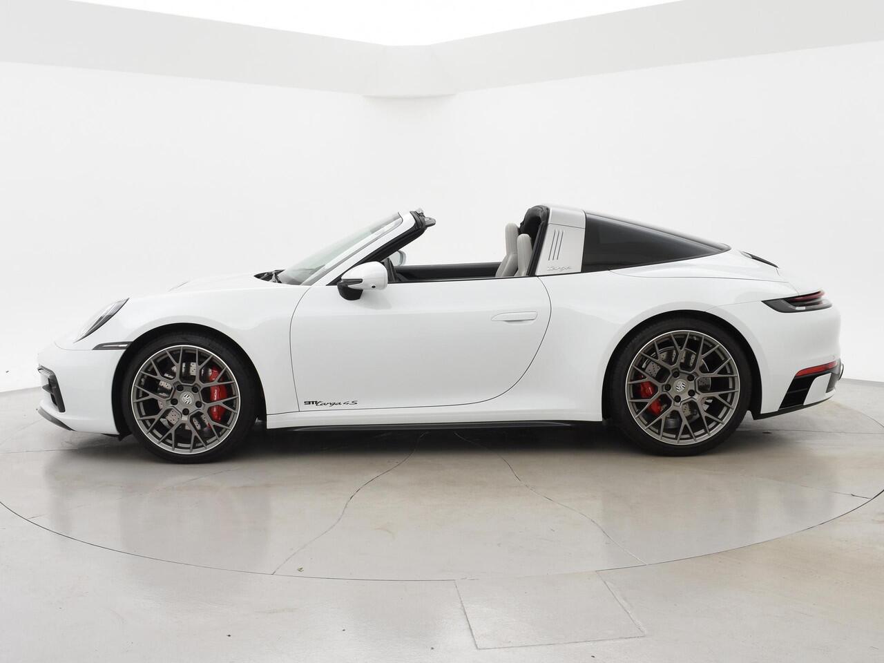 Porsche 911 TARGA 4S 3.0 992 ORIG. NL *17.979 KM* + SPORTUITLAAT / SFEERVERLICHTING / 360 CAMERA