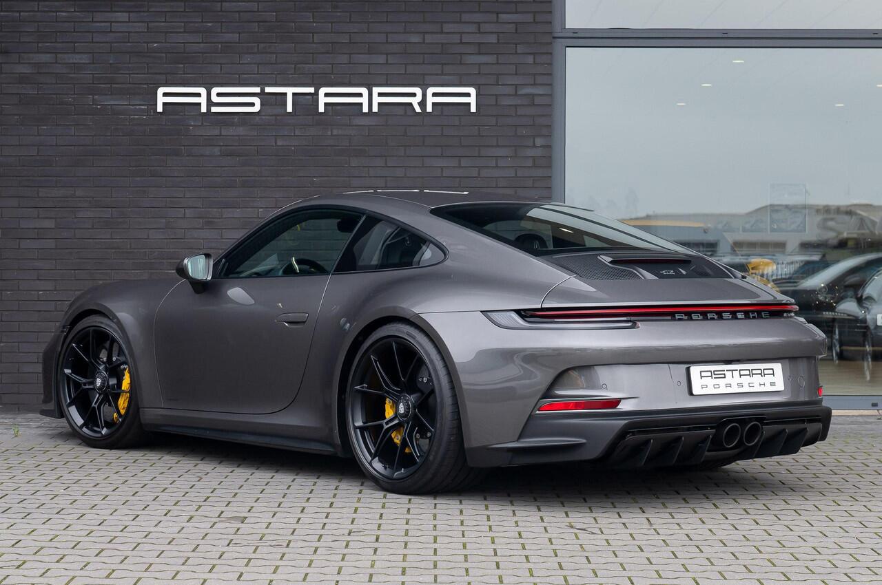 Porsche 911 4.0 GT3 Touring | PCCB | Noselift | manual gearbox Porsche 911 4.0 GT3 Touring | PCCB | Noselift | handgeschakeld