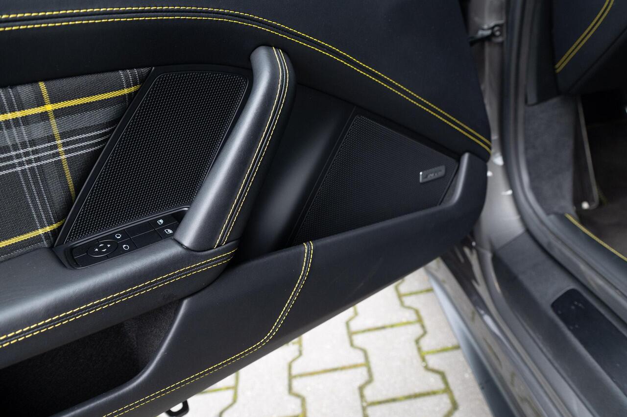 Porsche 911 4.0 GT3 Touring | PCCB | Noselift | manual gearbox Porsche 911 4.0 GT3 Touring | PCCB | Noselift | handgeschakeld