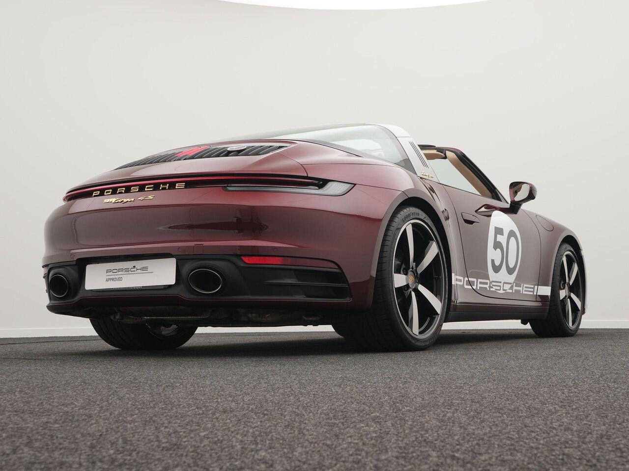 Porsche 911 Targa 4S Heritage Edition