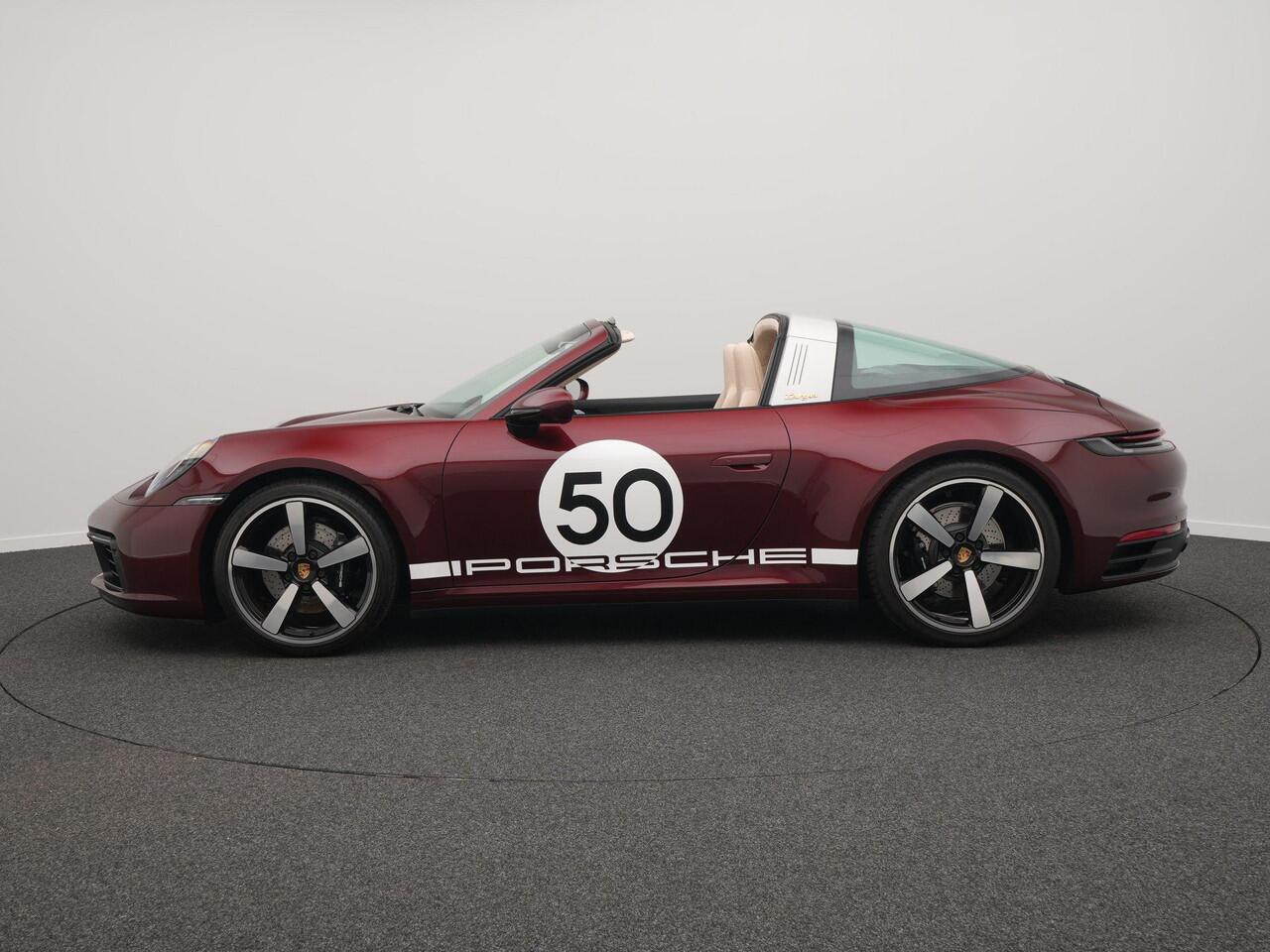 Porsche 911 Targa 4S Heritage Edition