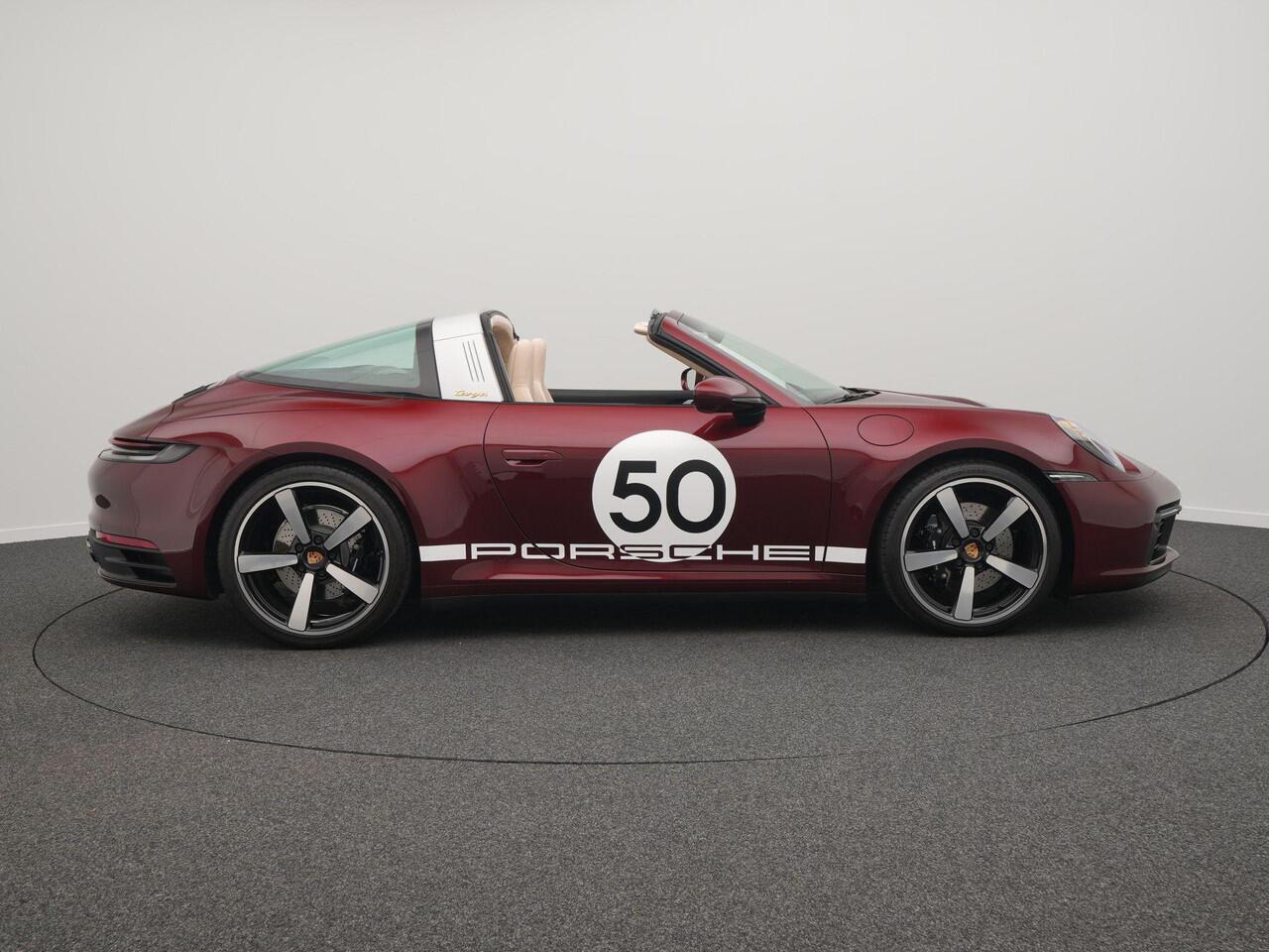 Porsche 911 Targa 4S Heritage Edition