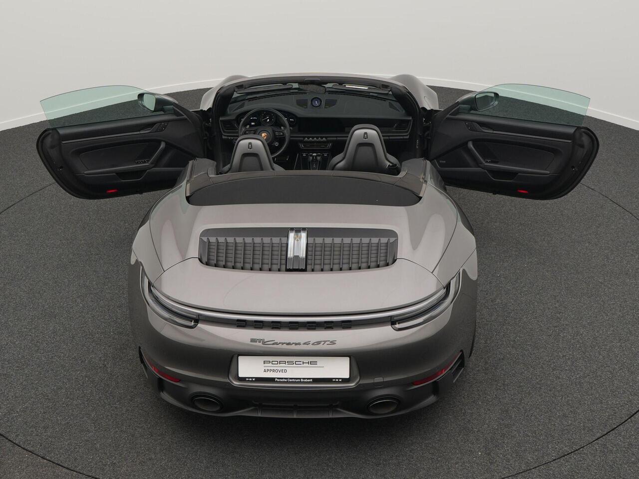 Porsche 911 Carrera 4 GTS Cabriolet