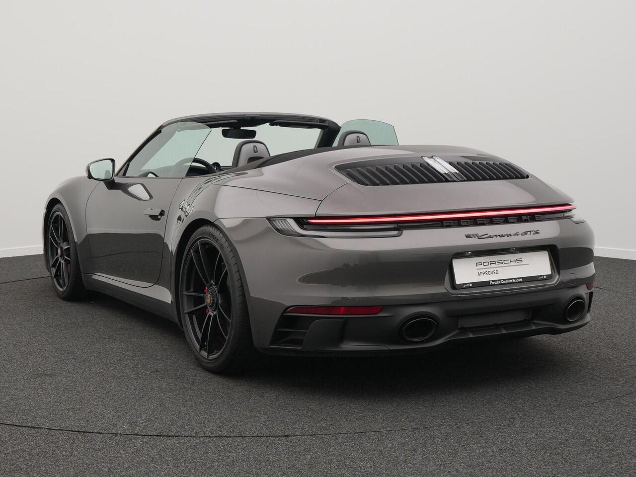 Porsche 911 Carrera 4 GTS Cabriolet