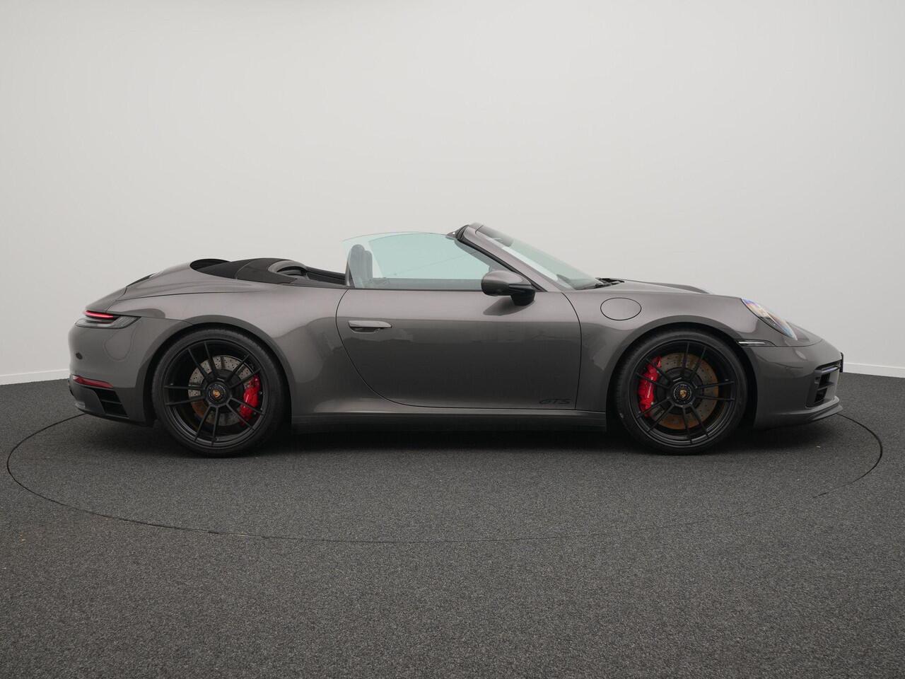 Porsche 911 Carrera 4 GTS Cabriolet