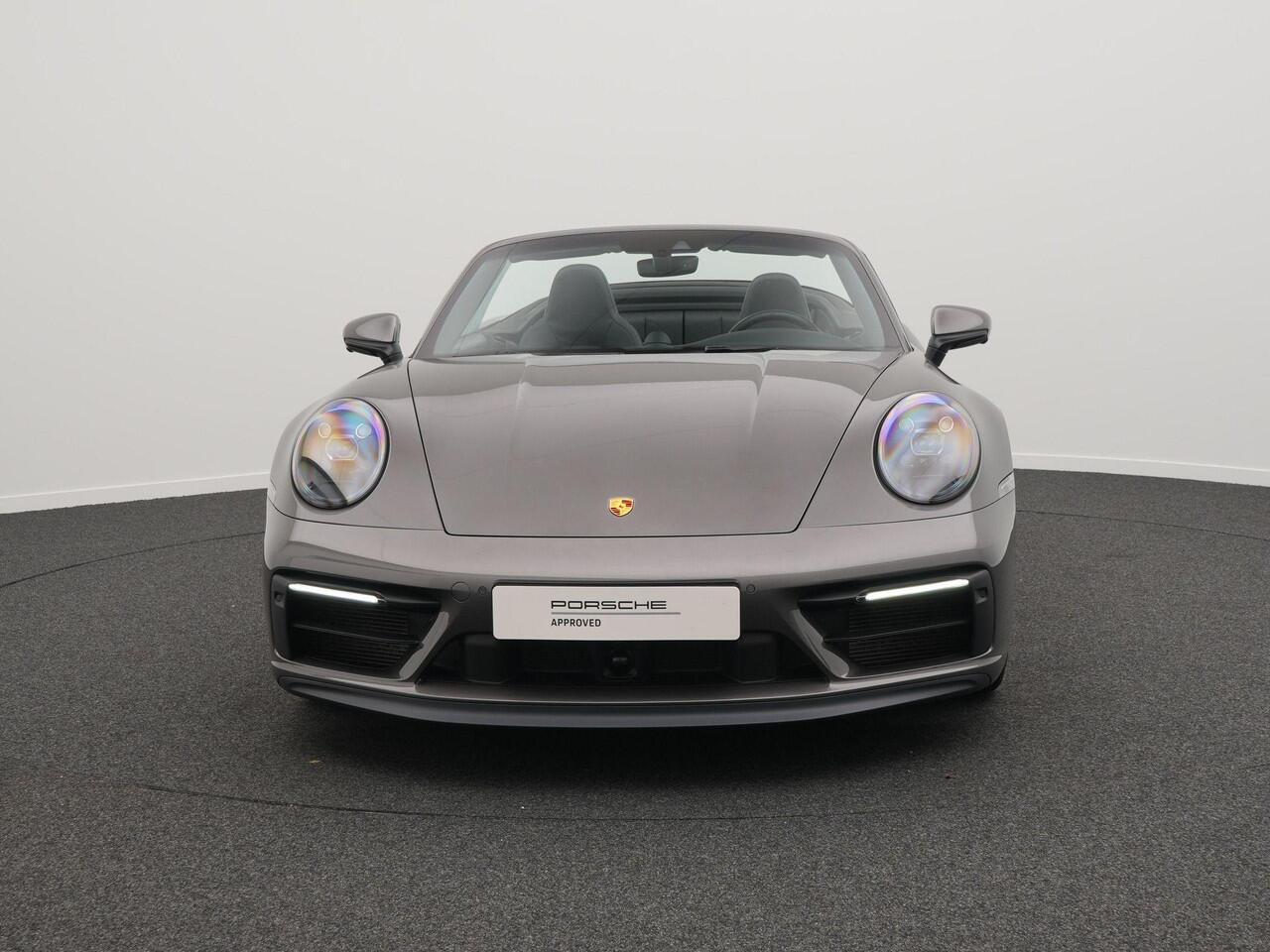 Porsche 911 Carrera 4 GTS Cabriolet