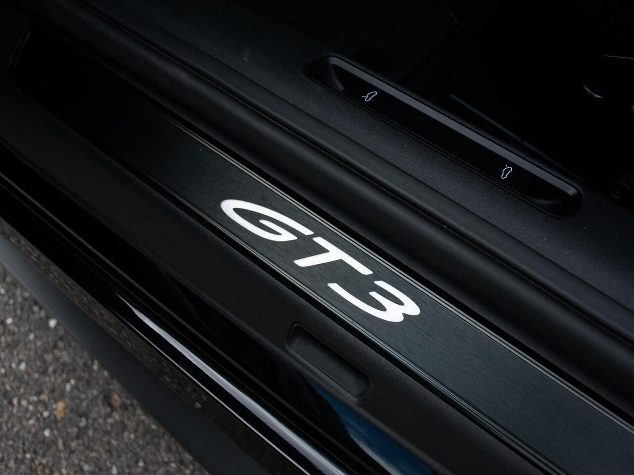 Porsche 911 4.0 GT3 Touring l Matrix LED l Front Lift system l Sport Design l Carbon Bucketseats l PPF