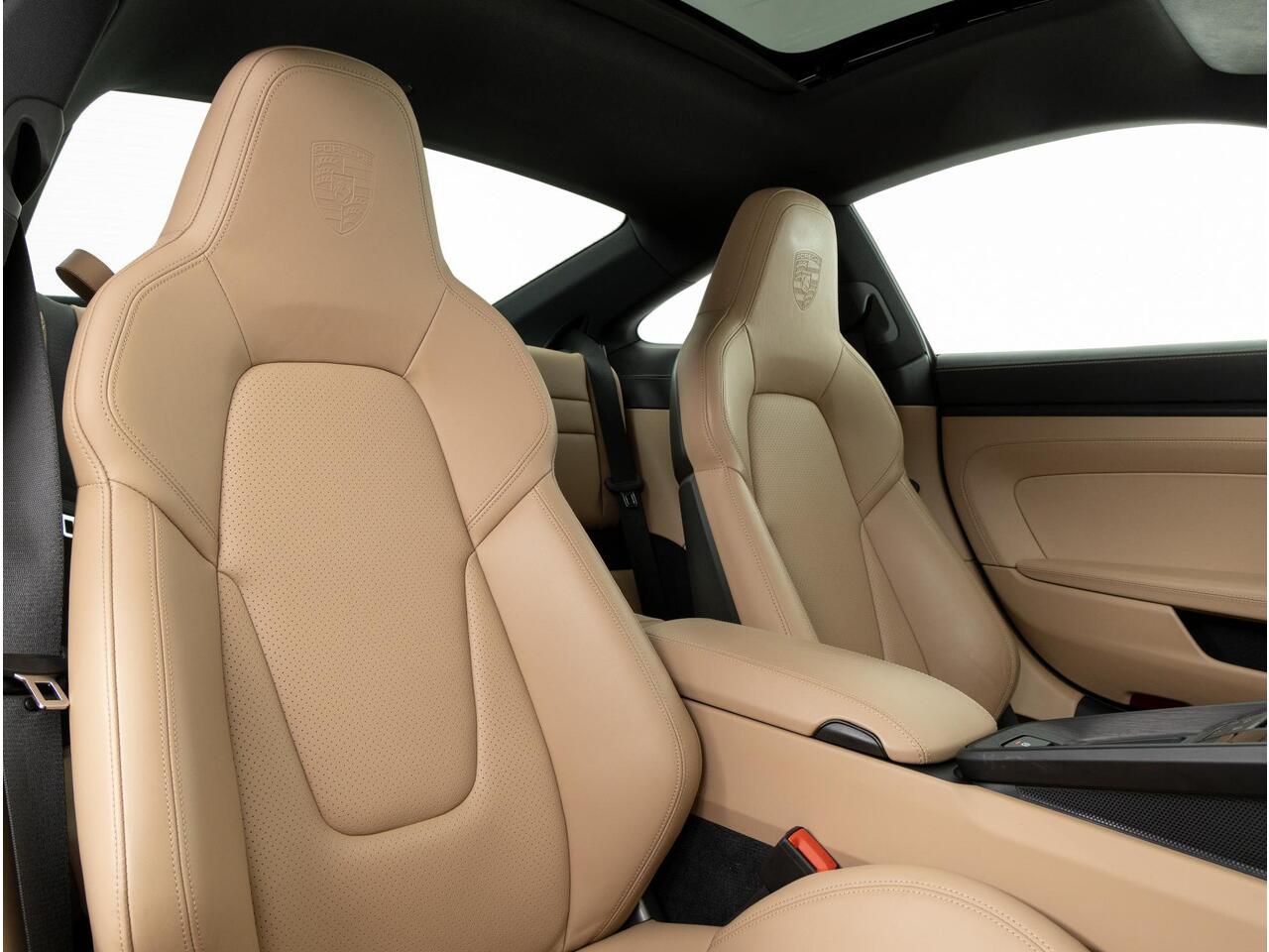 Porsche 911 Carrera GTS