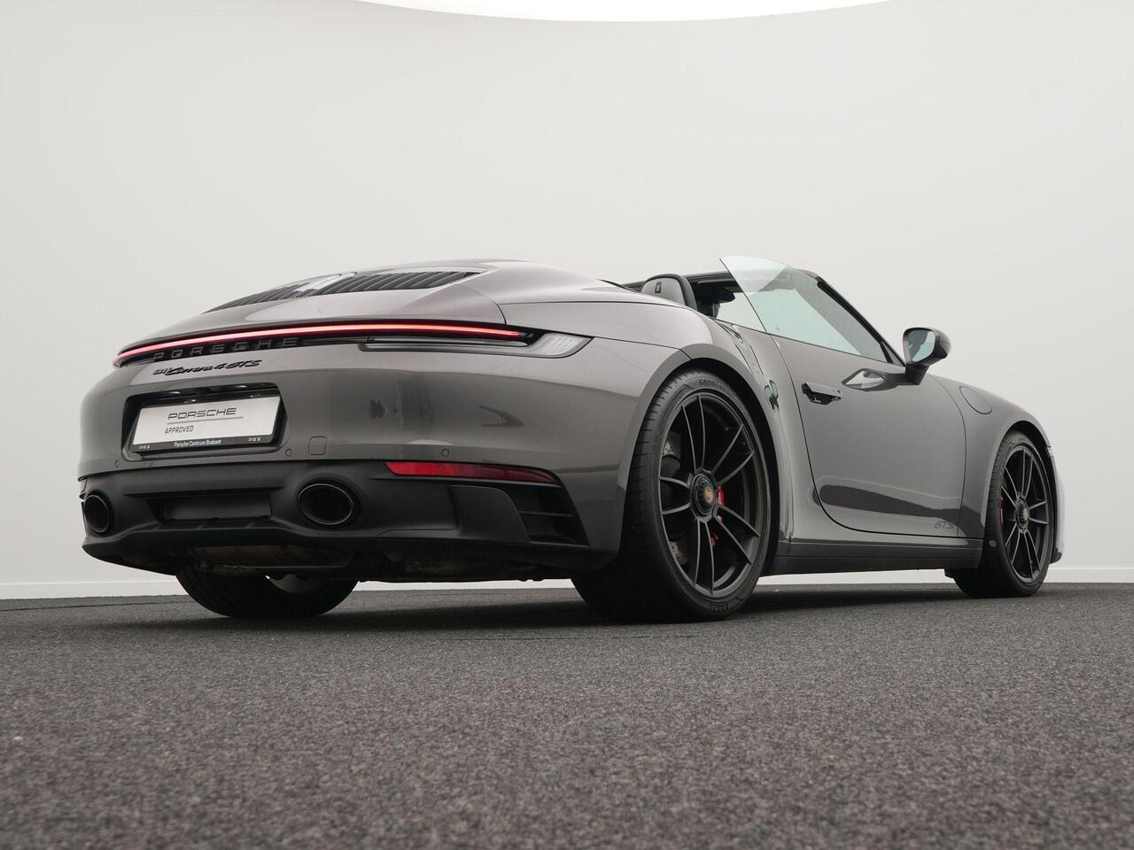 Porsche 911 Carrera 4 GTS Cabriolet