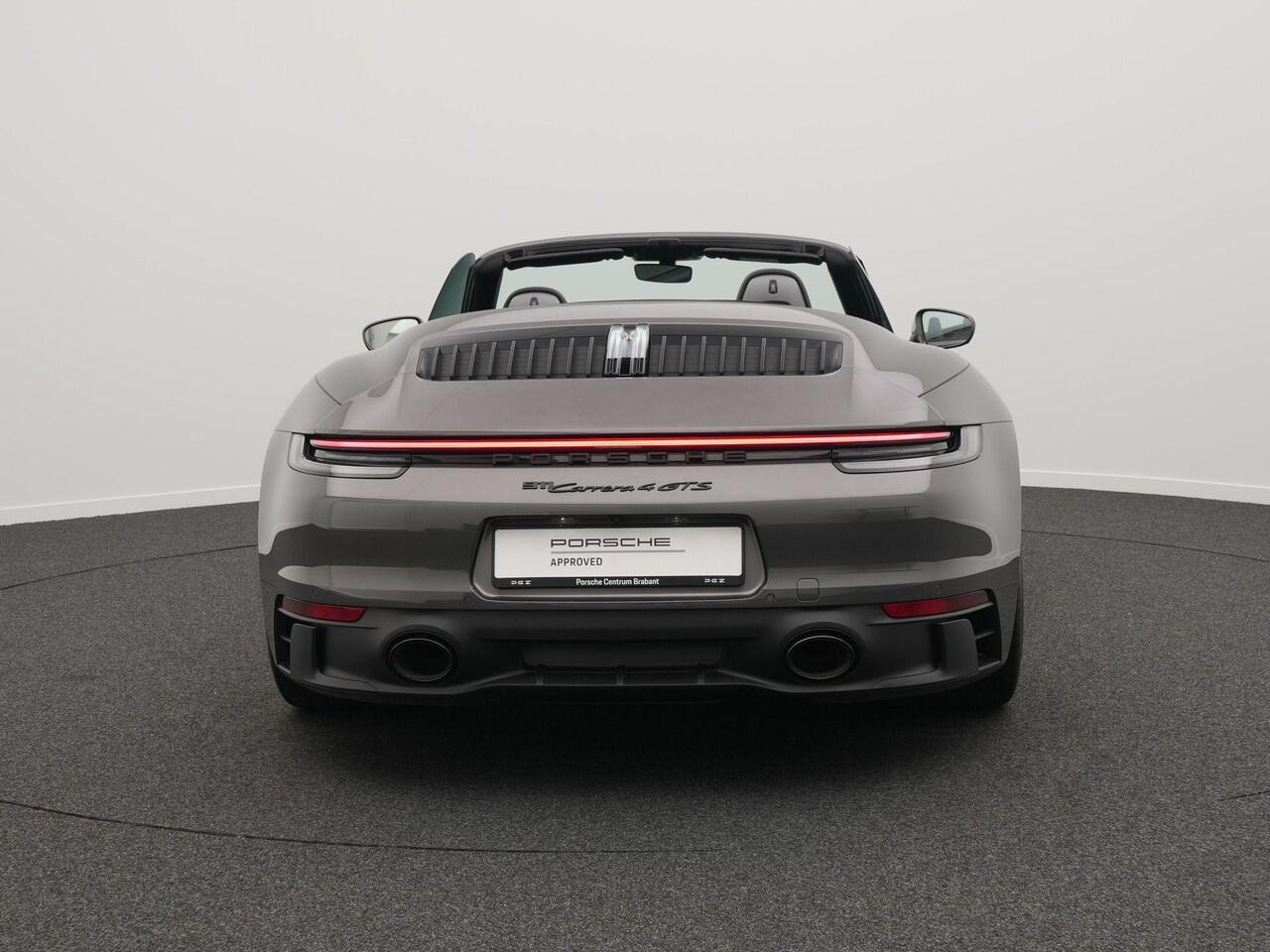 Porsche 911 Carrera 4 GTS Cabriolet