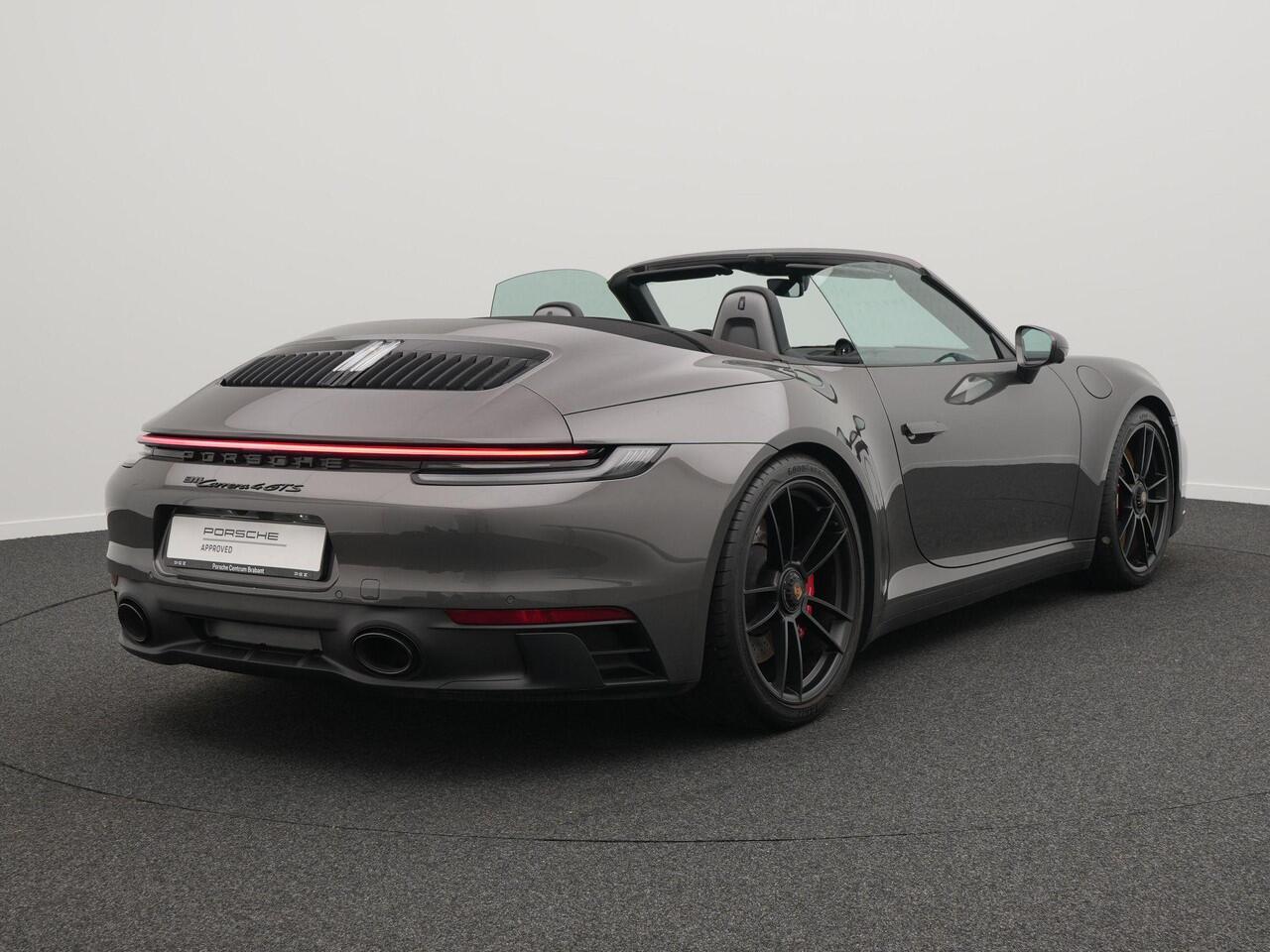 Porsche 911 Carrera 4 GTS Cabriolet