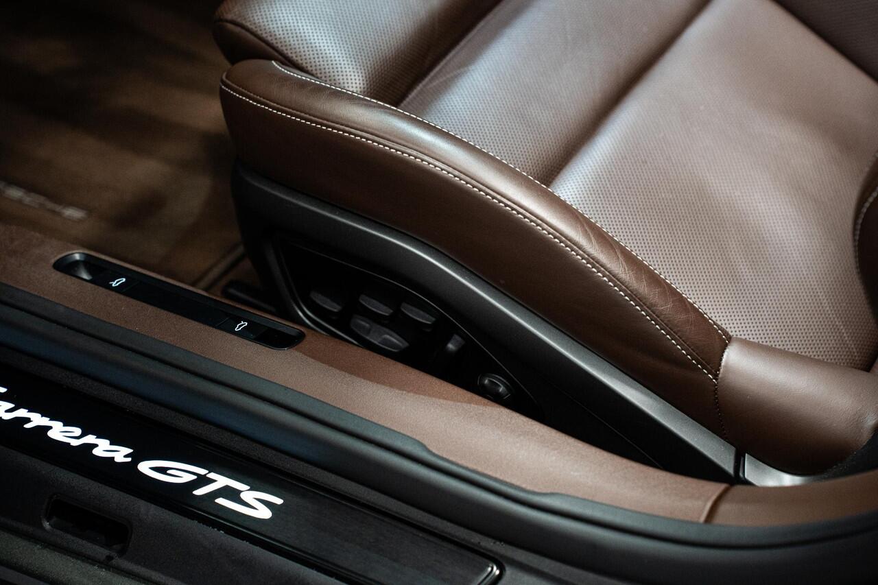 Porsche 911 Cabrio 3.0 Carrera GTS *Sport-Chrono / Sport-Design / BOSE / Stoelventilatie / Carbon*