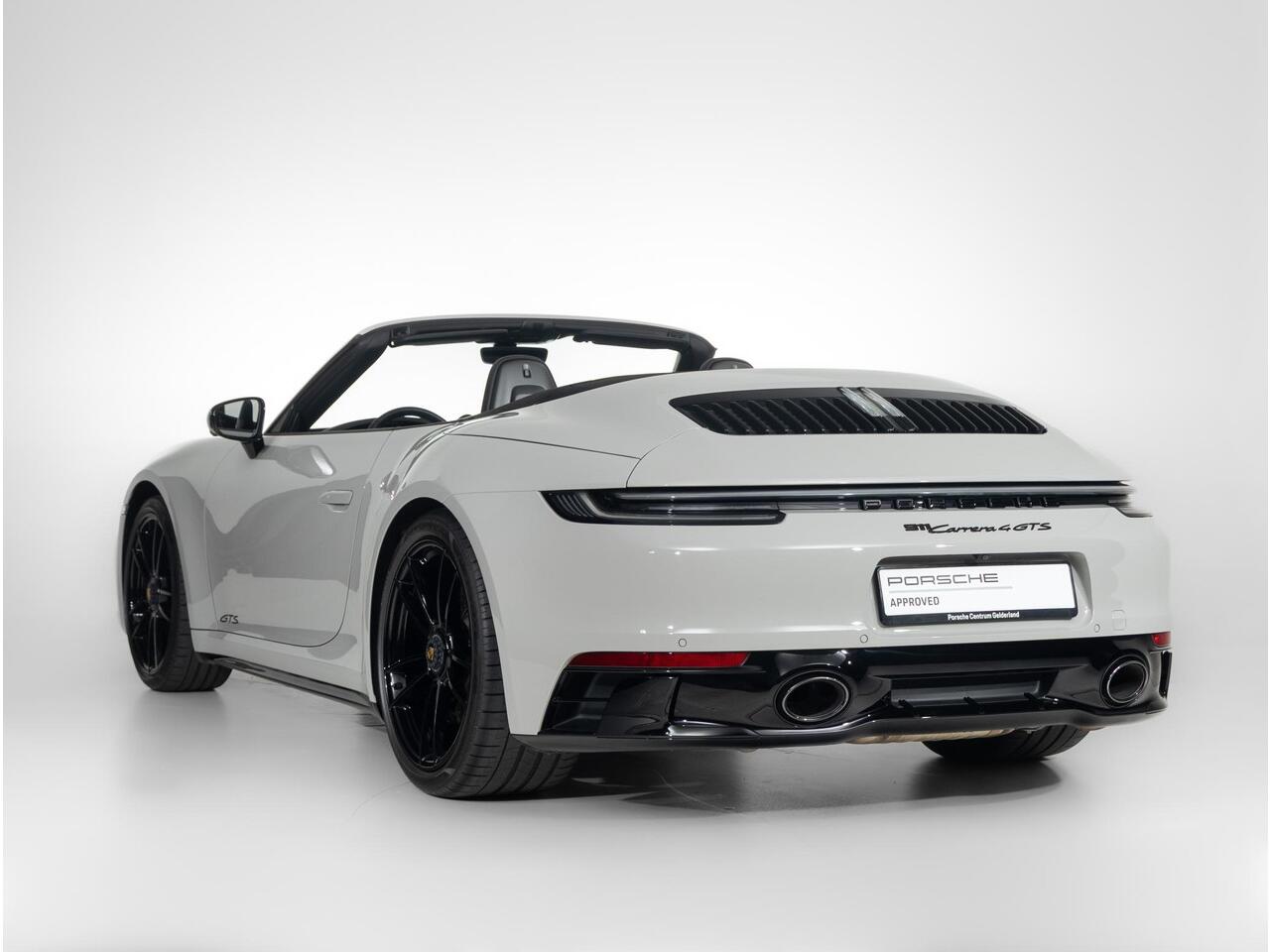 Porsche 911 Carrera 4 GTS Cabriolet