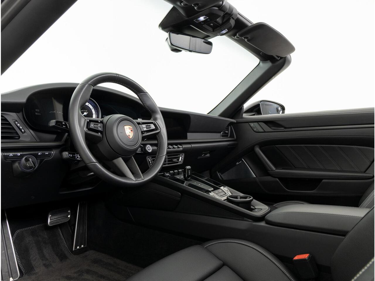 Porsche 911 Carrera 4 GTS Cabriolet