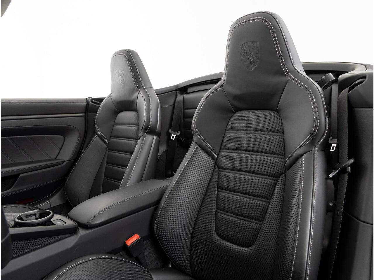 Porsche 911 Carrera 4 GTS Cabriolet