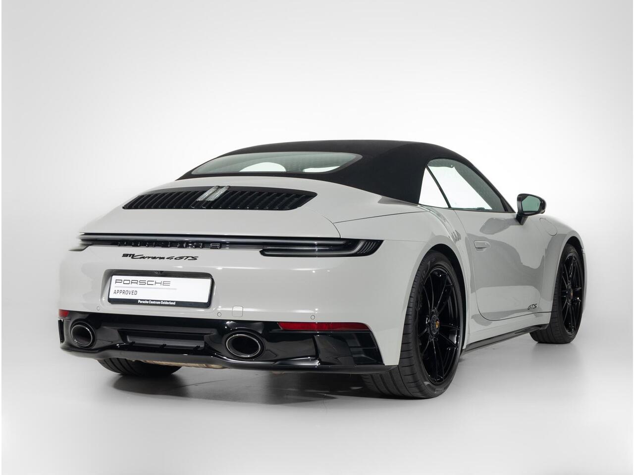 Porsche 911 Carrera 4 GTS Cabriolet