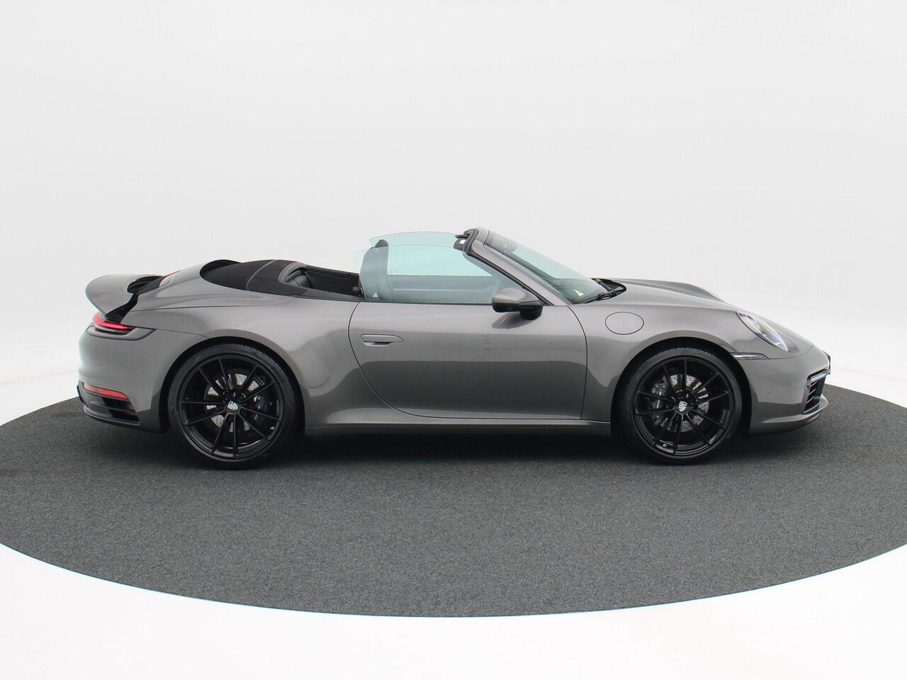 Porsche 911 Cabrio 3.0 Carrera 385 Pk Automaat | 360 Camera | Sportuitlaat | 20 Inch | Bose Audio | Carplay | LED | Parkeersensoren | Sport Chrono | 57.285 Km!