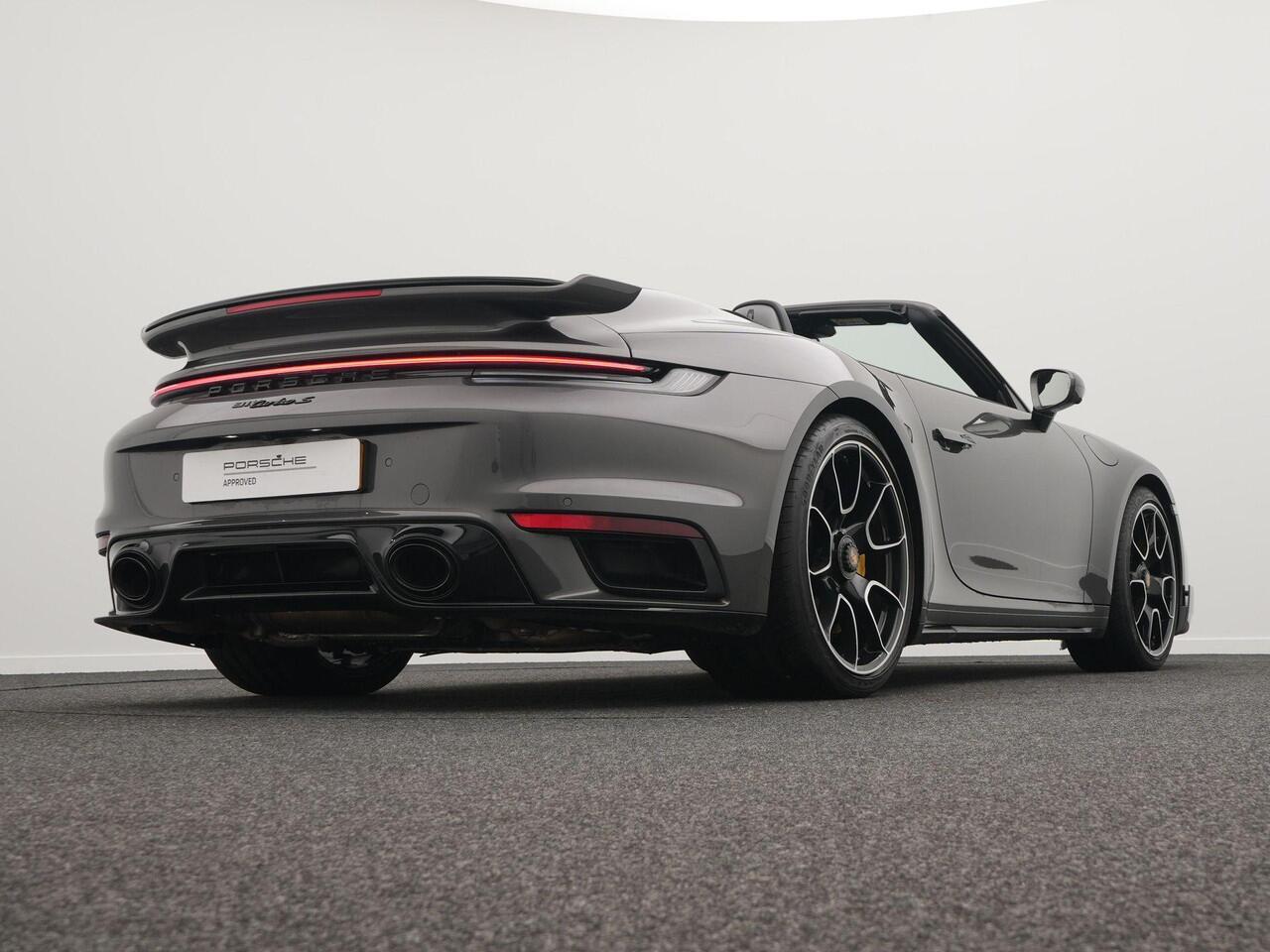 Porsche 911 Turbo S Cabriolet