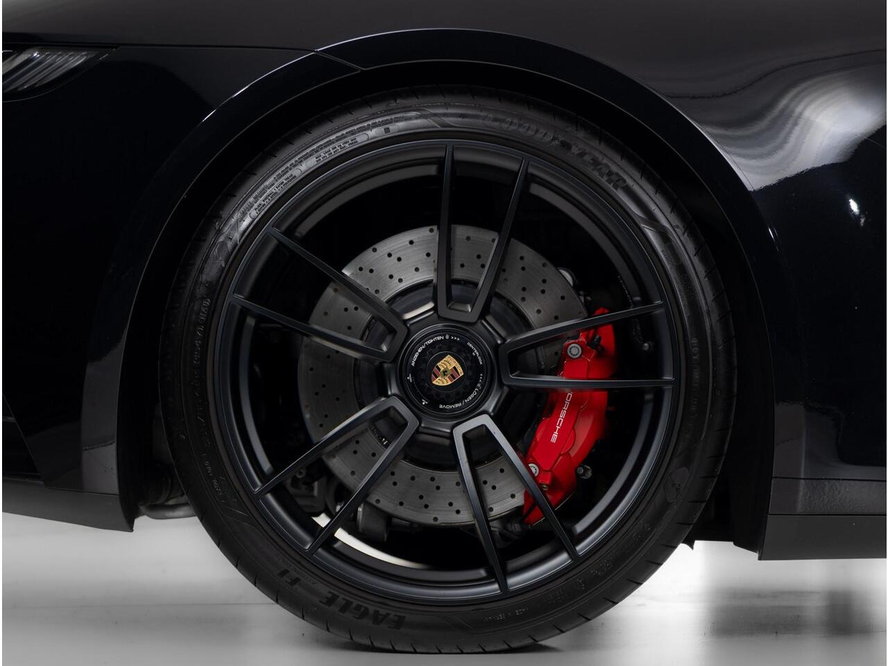 Porsche 911 Carrera 4 GTS Cabriolet