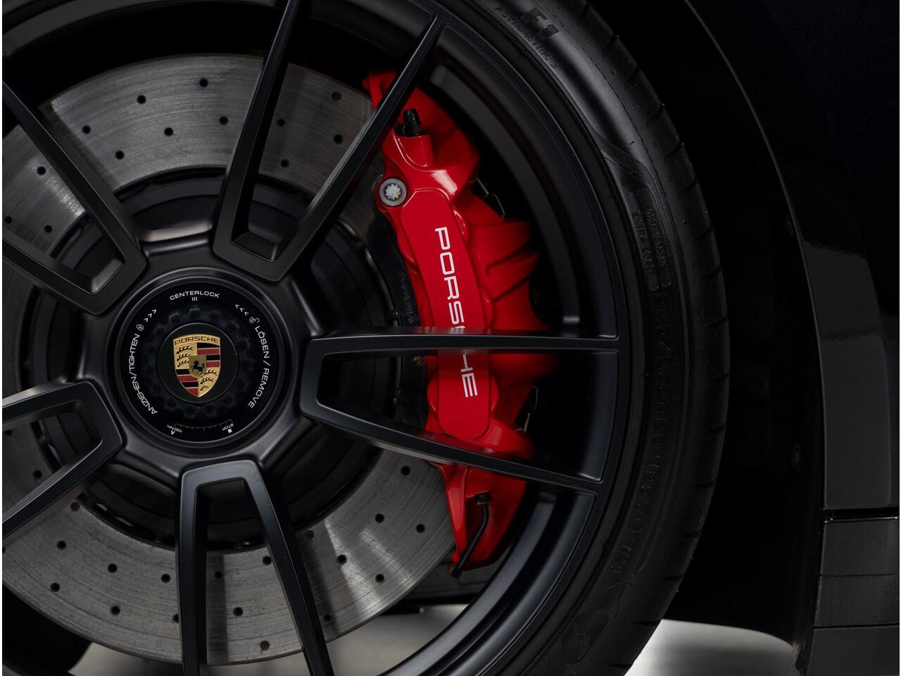 Porsche 911 Carrera 4 GTS Cabriolet