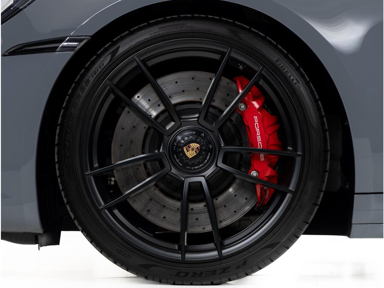 Porsche 911 Carrera 4 GTS