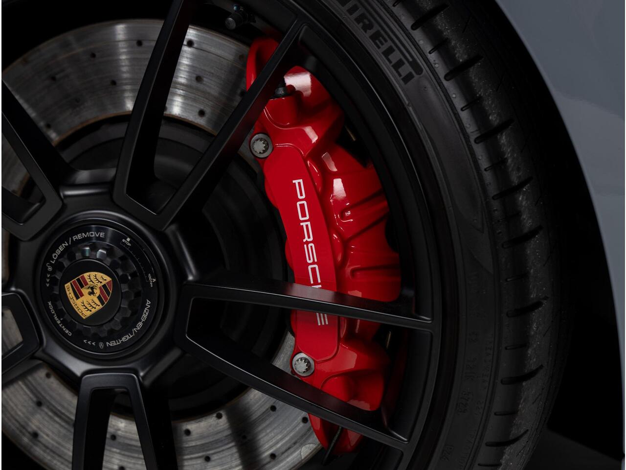 Porsche 911 Carrera 4 GTS