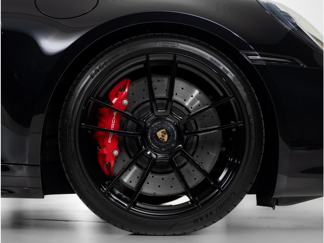 Porsche 911 Carrera 4 GTS Cabriolet