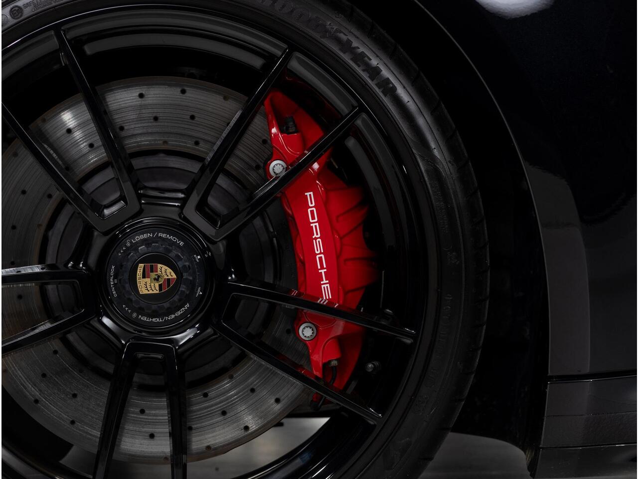 Porsche 911 Carrera 4 GTS Cabriolet