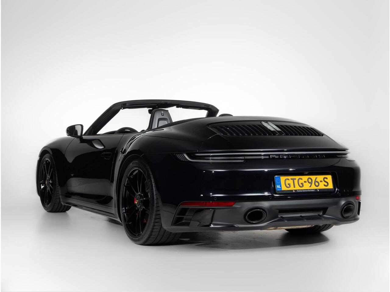 Porsche 911 Carrera 4 GTS Cabriolet