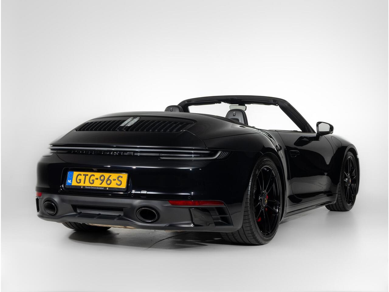 Porsche 911 Carrera 4 GTS Cabriolet