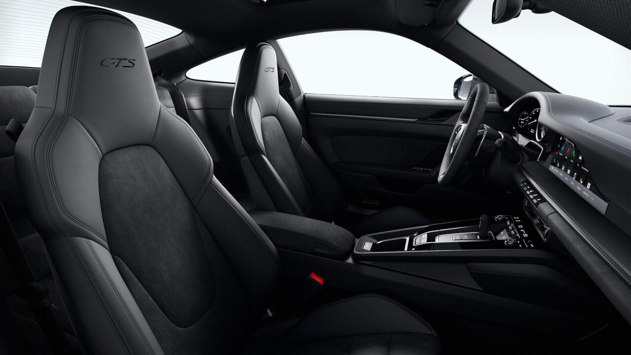 Porsche 911 Carrera 4 GTS