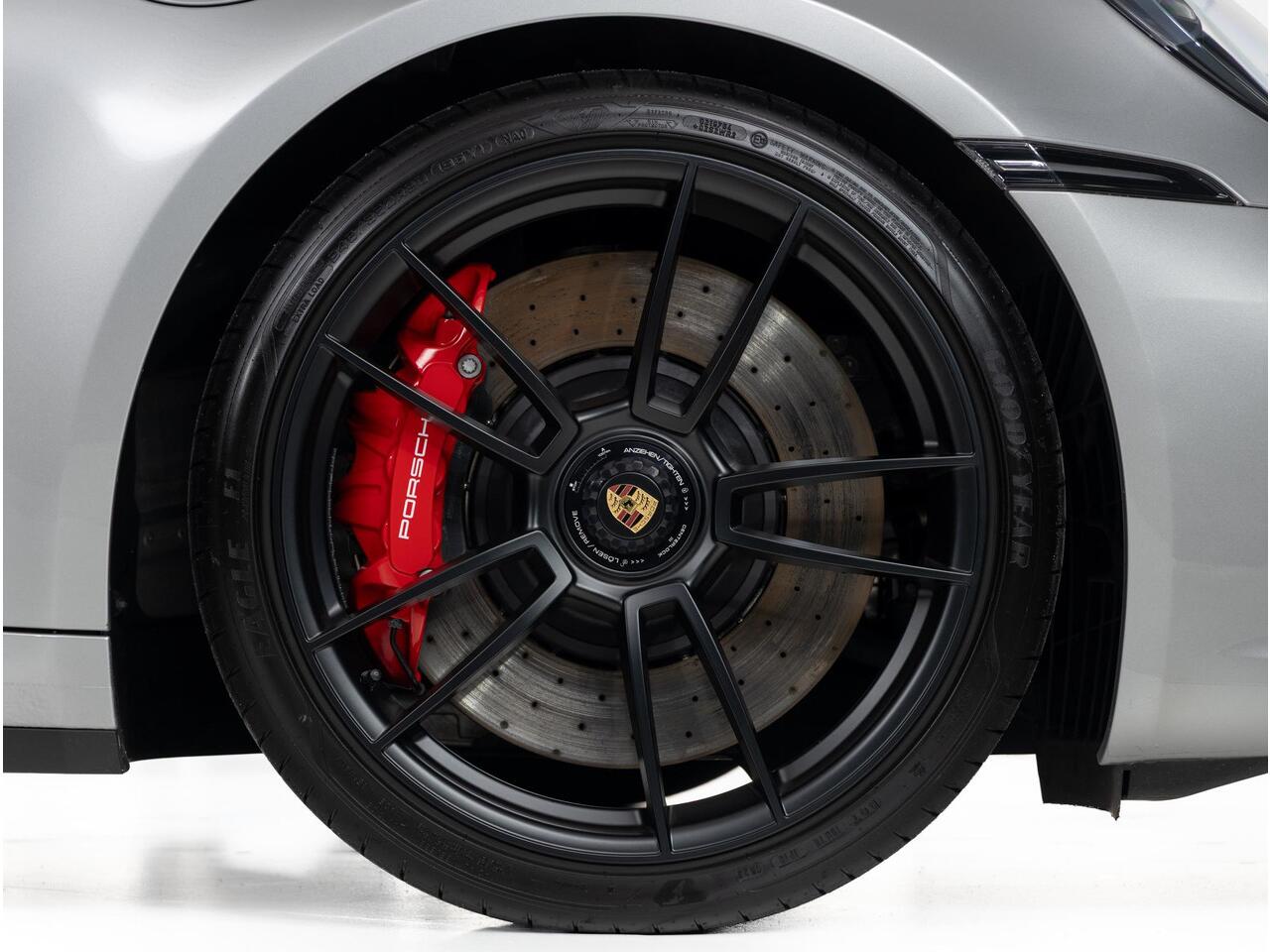 Porsche 911 Carrera 4 GTS Cabriolet